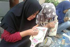 Ragam hias apa sajakah yang kamu kenal? Teknik Penerapan Ragam Hias Pada Bahan Kayu