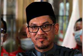Nik nazmi bin nik ahmad (jawi: Ahmad Faizal Azumu Sah Dilantik Sebagai Penasihat Perdana Menteri Taraf Menteri