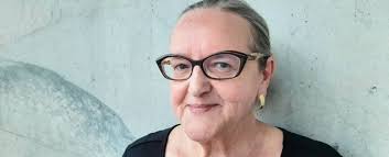 Angelika Flaig zeigt digitale Strukturen mit pflanzlichen Fragmenten