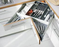 Meuble D Angle Cuisine Moderne Et Rangements Rotatifs En 35 Photos Meuble Angle Cuisine Rangement Cuisine Cuisine Moderne