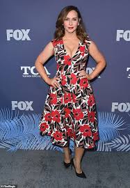 Read about the actress's love story and life with their two kids, autumn and atticus. Jennifer Love Hewitt 42 Announces She Is Pregnant With Her Third Child