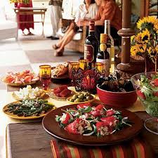 From spanish tortilla, to albondigas (smokey meatballs), patatas bravas, garlic prawns and the easiest spanish rice, and so much more. 9 Tips For Beautiful Tables Cooking Light Tapas Party Paella Party Tapas