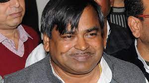 Gayatri Prajapati's Son Filed A Case Of Theft Of Four Crores Checks - Amar  Ujala Hindi News Live - गायत्री प्रजापति के बेटे ने चार करोड़ के चेक चोरी  होने का दर्ज