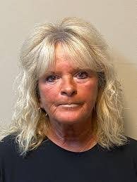 Carol Estes's Instagram, Twitter & Facebook