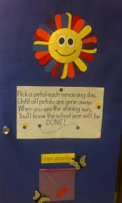 Arts and craft resources, ideas, and help for preschool teachers and arts and crafts at this age are a magnificent way to let the child's creativity and imagination soar. End Of The School Year Countdown Ideas