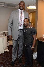 Kevin Hart Standing Next To Tall People Will Make Your Day Entertainment Tonight
