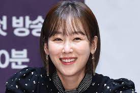 #temperature of love #sbs temperature of love #yang se jong #seo hyun jin #kim jae wook #dramas #kdrama #fee like i haven't watched any drama for ages #and #and my blog is neglected too #just wait for the good drama to motivate me making gifs again #i. Seo Hyun Jin In Talks For New Drama By Co Director Of The King Eternal Monarch Soompi