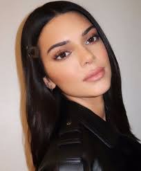 Danielle Constantine's Instagram, Twitter & Facebook