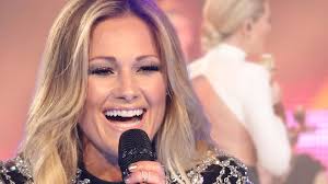 Professional motocross racer and current world record holder for two motorcycle distance jumps. Helene Fischer Heisser Als Feuer Ganz In Schwarz Heizt Sie Ihren Fans Ein Bunte De