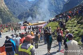 Check spelling or type a new query. Manajemen Pt Freeport Setuju Penyiapan Bus Karyawan Ke Timika Antara News Papua