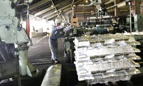 Dengan membangun pabrik aluminium di kalimantan, maka rusal mempertemukan produsen dan konsumen aluminium di tempat yang sama. Transformasi Strategis Ala Inalum Berita Harian Bumn