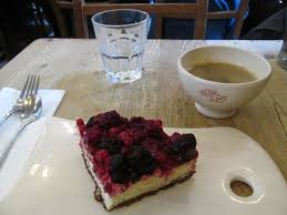 Cheesecake Aux Fruits Rouge Cafe Picture Of Le Pain Quotidien Paris Tripadvisor