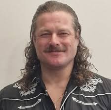 Got to meet my bigger & stronger viking brother! Always nice to catch up 😉  #Vatnajökull #Perfume #whenInKef