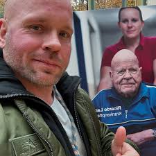 Camilla aus Bremen ist vom Oberkörper abwärts gelähmt und täglich auf die  Unterstützung ihrer Pflegekräfte und Assistenten angewiesen. Dem  WESER-KURIER hat sie einen Einblick in ihren Alltag gegeben. Unsere ganze  Fotoreportage findet