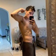 Sin embargo, está consciente de los riesgos de su profesión y ha pensado que al retirarse podría convertirse en un actor de cine en hollywood, debido a su belleza. Team Figueroa Is Fight Brandon Heartbreaker Figueroa