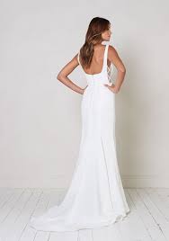 Simple And Clean Wedding Dress In 2020 Clean Wedding Dress Fitted Wedding Dress Crepe Wedding Dress