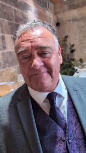 Russell Manfredi's Instagram, Twitter & Facebook