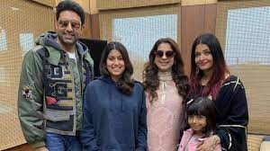 From juggling between mumbai and uk where her kids are studying, the actress recently took to instagram to share pictures from her daughter's graduation as she. Meet Jahnavi Mehta Beautiful Daughter Of Juhi Chawla Who Is Likely To Make Her Bollywood Debut