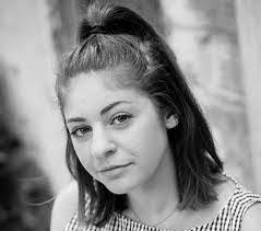 Lisa Behar's Instagram, Twitter & Facebook