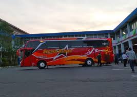 Layanan pemesanan tiket bus online kami memastikan bahwa anda mendapatkan perjalanan yang nyaman dan praktis dengan bus. Jadwal Dan Tarif Bus Sugeng Rahayu Surabaya Bandung 2021 Catatan Transportasi Umum Indonesia