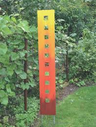 Kunstvolle Garten Stelen Dekorationen Aus Holz Fur Draussen Amazon De Alice Rogele Bucher Garten Dekoration Stelen Garten