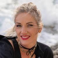 Maria Voss's Instagram, Twitter & Facebook