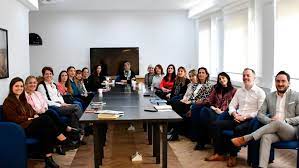 images?q=tbn:ANd9GcSGiQBuyFUnCvJL4mRMKNzfjFYAiw-P3FUvKjr-WM5QUhOYau2ngRxl1WkjFMZO_-1oUGE&usqp=CAU