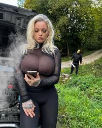 Kelly Pearl - Uma pérola no oceano 🌊 - Punhetol