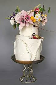 small rustic wedding cakes on a budget see more http www weddingforward com small rustic weddi cicek suslemeli pastalar beyaz dugun pastalari pasta sanati