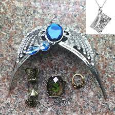 Details about harry potter movie marvolo gaunt's ring pin wizarding world exclusive new. Big Marvolo Gaunt Ring Salazar Slytherin Locket Hufflepuff S Goblet Diadem Of Ravenclaw Voldemort Horcrux 4pcs Set Costume Props Buy At The Price Of 16 99 In Aliexpress Com Imall Com