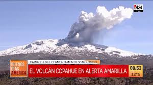 El volcán copahue es un estratovolcán activo en erupción, ubicado en plena cordillera de los andes en el límite entre la. Alerta Por La Fuerte Actividad Del Volcan Copahue Youtube