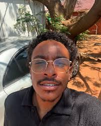 Damien Bridges's Instagram, Twitter & Facebook