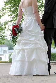 Hochzeitskleid brautkleid 34 vokuhila weiß creme neuwertig. Kleiderkorb De Gebrauchte Hochzeitskleider Online Bestellen