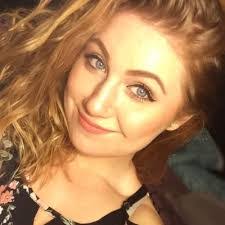 Kelly Minton's Instagram, Twitter & Facebook