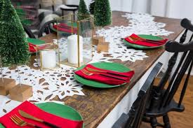 In addition to hanging some lights, trying some new dishes, and finding the right wine, you need to gussy up that table. 5 Diy Holiday Table Runners How To Dress Up Your Holiday Table With Paper Hgtv