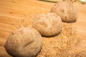 Alice♥ingredienti:400 gr di farina a piacere150 gr di lievito madre rinfrescato1 1/2 cucchiaino di sale 1 cucchiai. Panini Ai Semi Di Lino