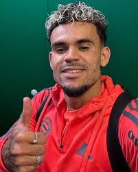 WallpaperWednesday 'Especial camisetas' 🔥👕 ¿Cuál es su fondo de pantalla  preferido? 📱