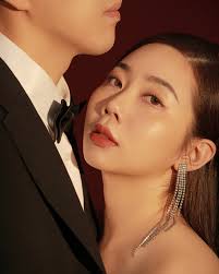 A moment before noticing the camera, haha #throwback #christmas #december