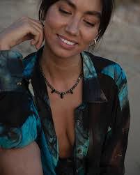 Katie Fernandes's Instagram, Twitter & Facebook