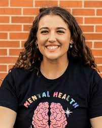 Bella Buckley's Instagram, Twitter & Facebook