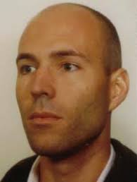 Attractor neural networks with patchy connectivity