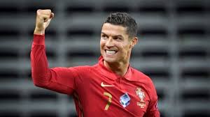 Jersey keluaran adidas ini mirip jersey portugal yang berwarna dasar merah marun plus hijau. Cristiano Ronaldo Ungkap Momentum Pensiun Dari Timnas Portugal Kumparan Com