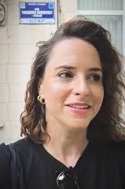 Maureen Irwin's Instagram, Twitter & Facebook