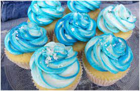 Vanilla Cupcakes With Blue And White Buttercream Frosting Swirl White Buttercream Frosting Vanilla Cupcakes White Buttercream