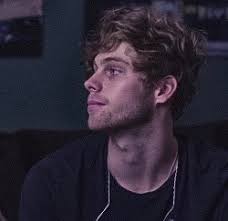 Luke hemmings is one of the founders of a very popular australian pop rock band called 5 seconds of occupation: In Another Universe I Am Golden Early 2016 Luke Ugh