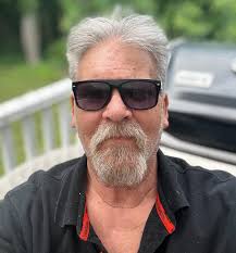 Unfortunately it is me again. I am sure you are all very sad when you see  my posts of a lost classmate. This one is particularly heartbeeaking for  me. My cousin Mickey