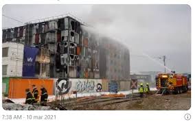 Le fiamme hanno distrutto o danneggiato 3 palazzine su 4, non si registrano vittime. 61ctyyq9w7weem