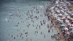 Hortum bir süre sonra denizde kayboldu. Amasra Ya Bir Gunde Nufusunun 10 Kati Tatilci Geldi