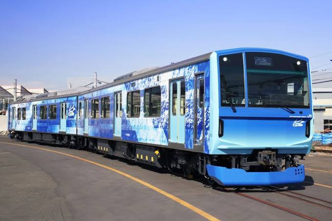 Japan's first hydrogen train to start test run - Travel Tomorrow
