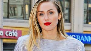 Miley Cyrus está esperando su primer bebé?… Esta foto la delató